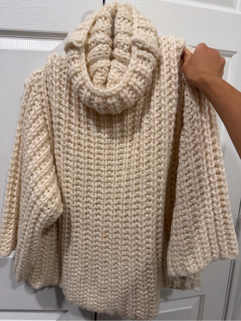 Zara Cozy Cream Chunky Knit Turtleneck Sweater